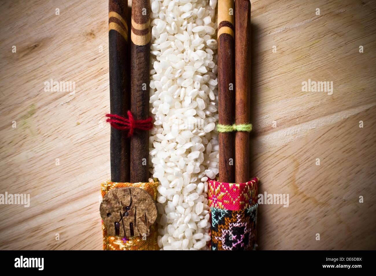 Reis mit Stäbchen für zwei Stockfoto, Bild: 60378526 - Alamy