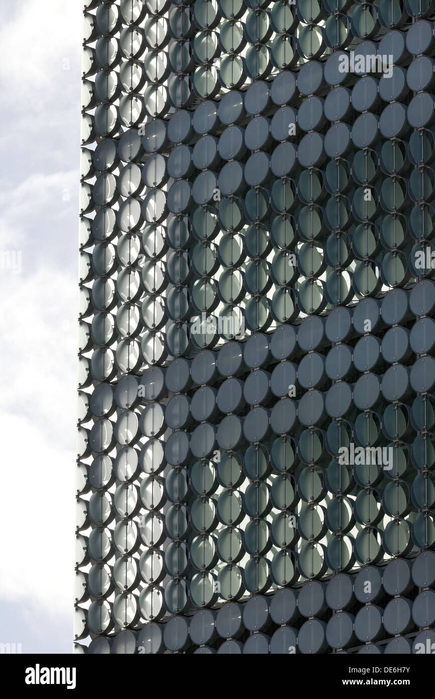 Architektonische Glasbau RMIT Melbourne City Universität Victoria Australien. in 2013 sehr modernem Design der sich wiederholendes Muster. Stockfoto