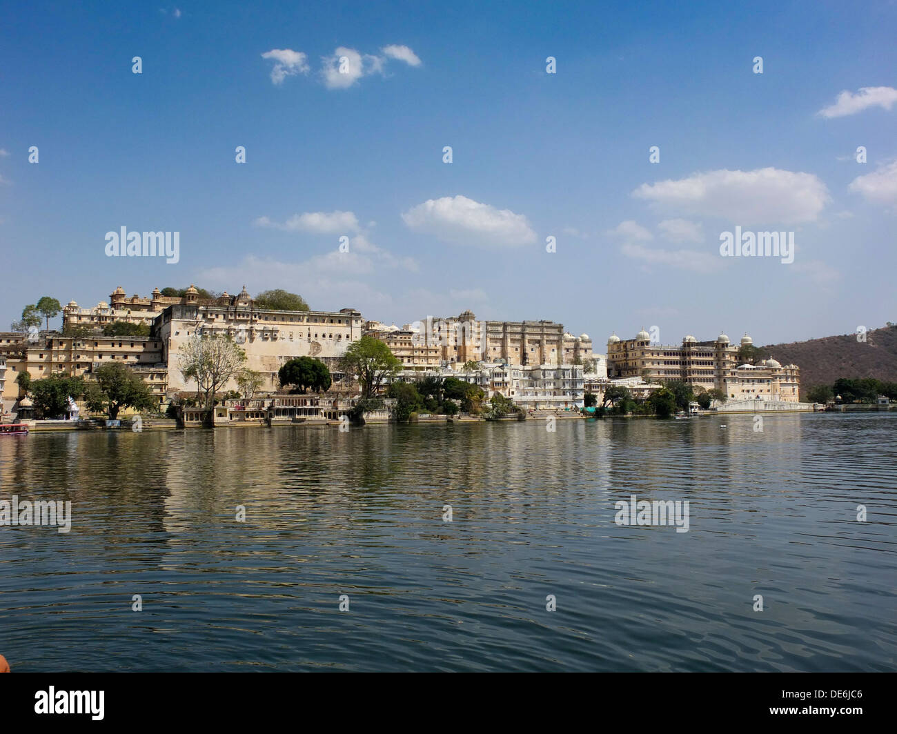 Indien, Rajasthan, Udaipur, Stadtschloss und See Piccola Stockfoto