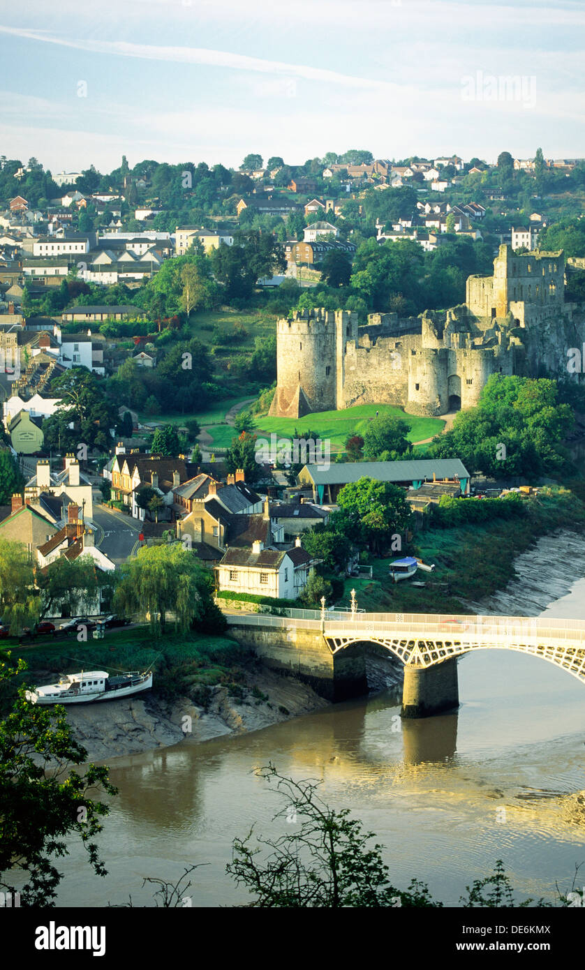 Chepstow Burg und Stadt an den Fluss Wye, Gwent, an der Grenze zwischen England und Wales, UK Stockfoto