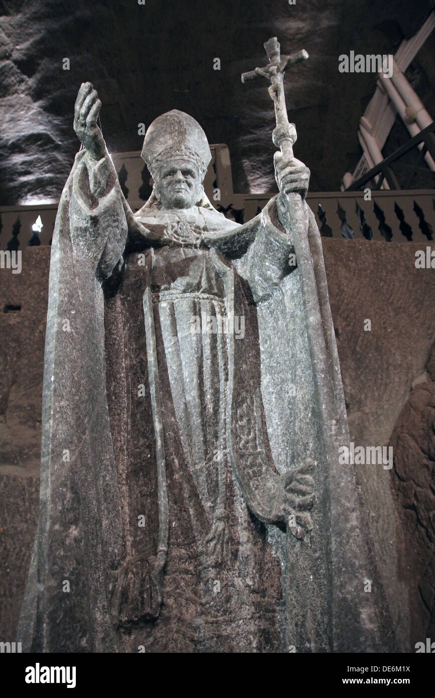 Schnitzen von Papst Johannes Paul II in das Salzbergwerk in Wieliczka befindet sich in Polen, die zum UNESCO-Weltkulturerbe. Stockfoto