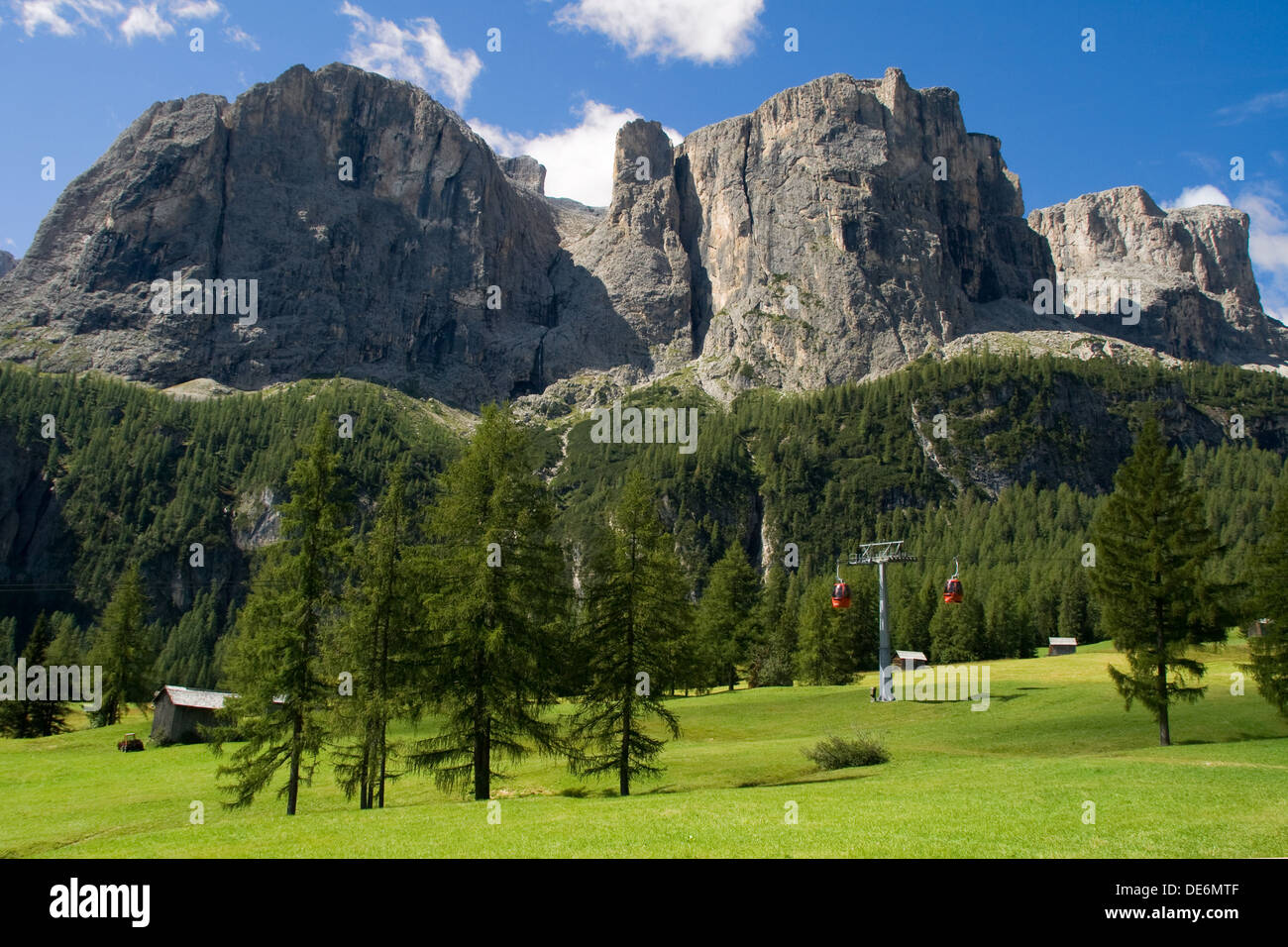 Die Sella-Gruppe, einem Plateau geformt-Massivs in den Dolomiten, Italien. Stockfoto