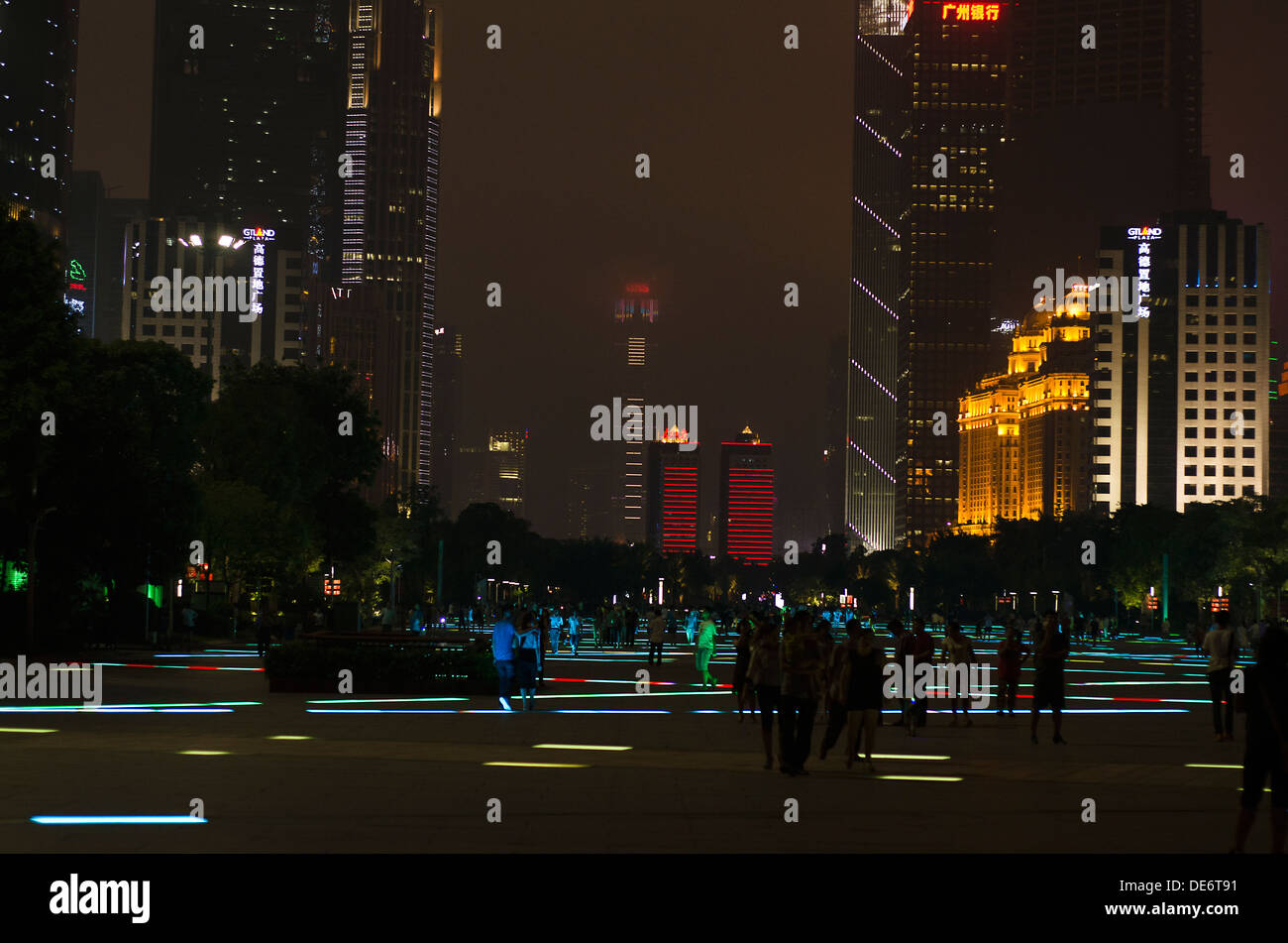 Guangzhou bei Nacht, Zhu Jiang New Town, Guangzhu, China Stockfoto