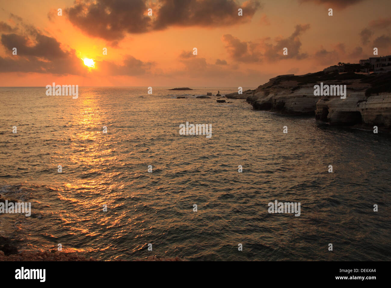 Meer Höhlen Bereich Sonnenuntergang in der Nähe von Agios Georgios, Zypern, Europa Stockfoto