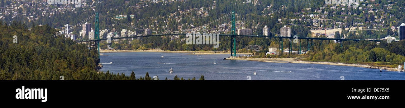 Lions Gate Bridge Over Burrard Inlet in Vancouver BC Kanada Panorama Stockfoto