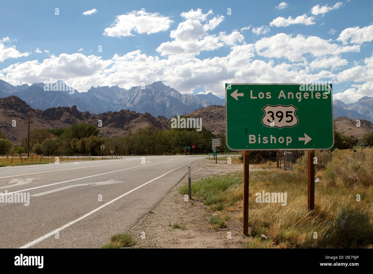 Autobahn 395 Zeichen post zwischen Bischof und Los Angeles im Owens Valley California Stockfoto