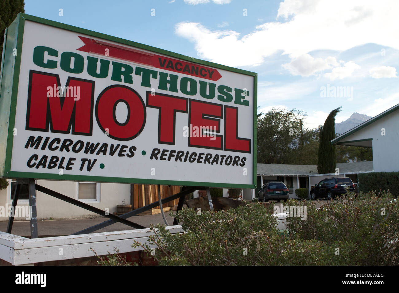 Gerichtsgebäude Motel in die historische Stadt der Unabhängigkeit auf den U.S. Highway 395 im Inyo county in Kalifornien Teil des Owens Valley Stockfoto