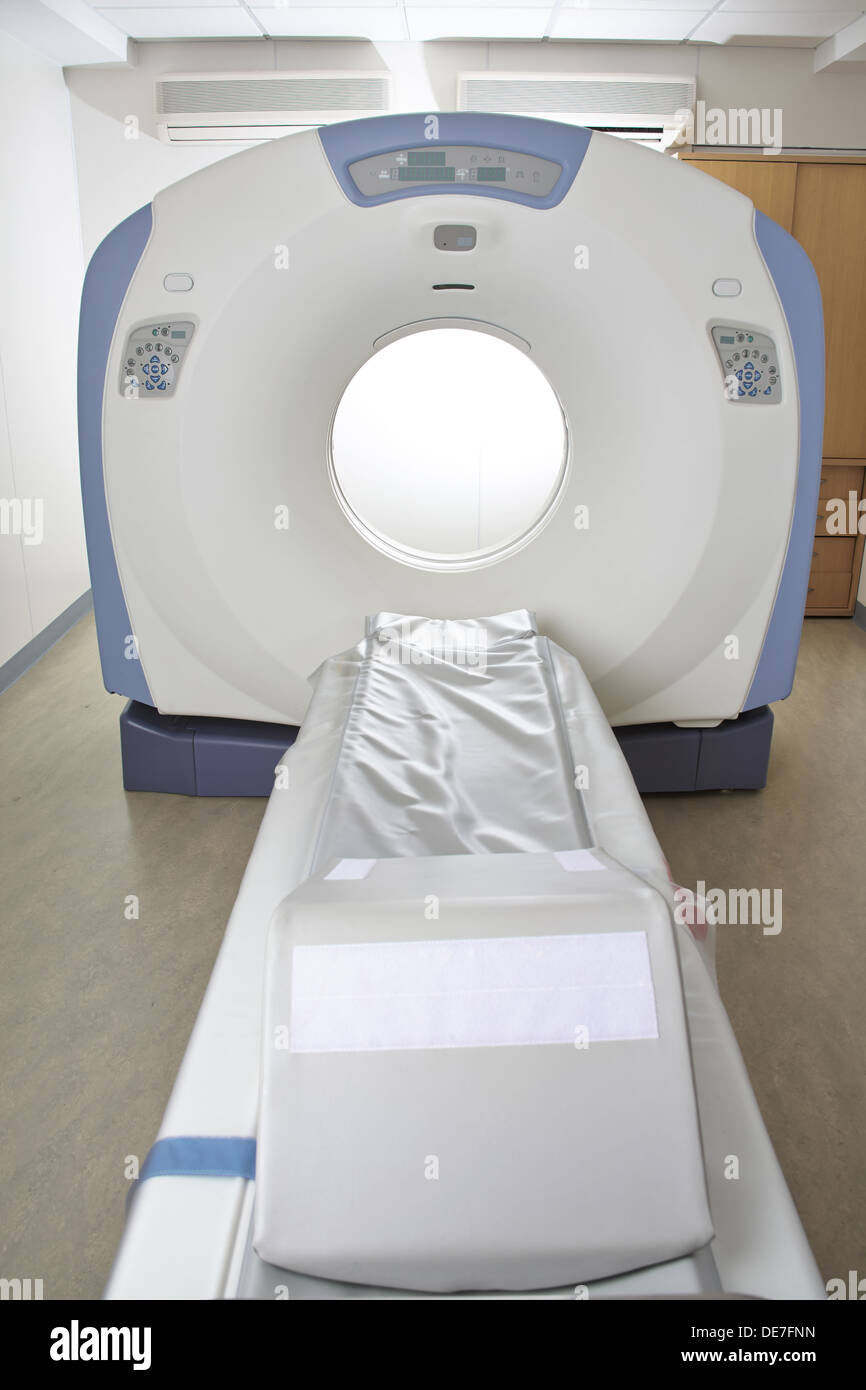 MRT-Gerät für Kernspintomographie in der Radiologie im Krankenhaus Stockfoto