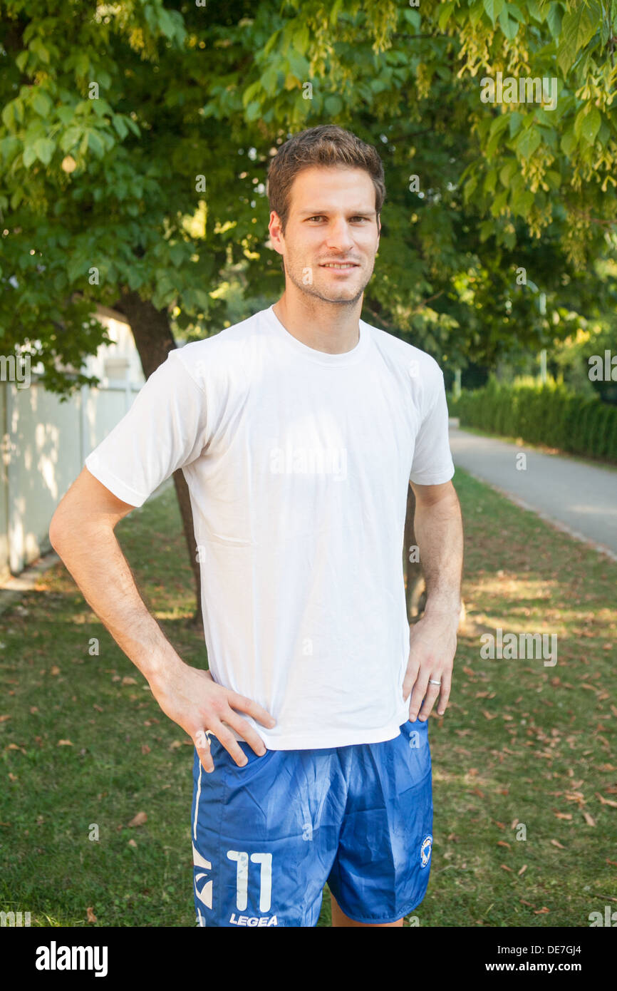 Bosnischer fußballspieler Fotos und Bildmaterial in hoher Auflösung