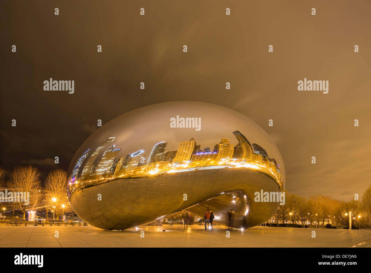 USA, Illinois, Chicago, Blick auf Cloud Gate und Millennium Park Stockfoto