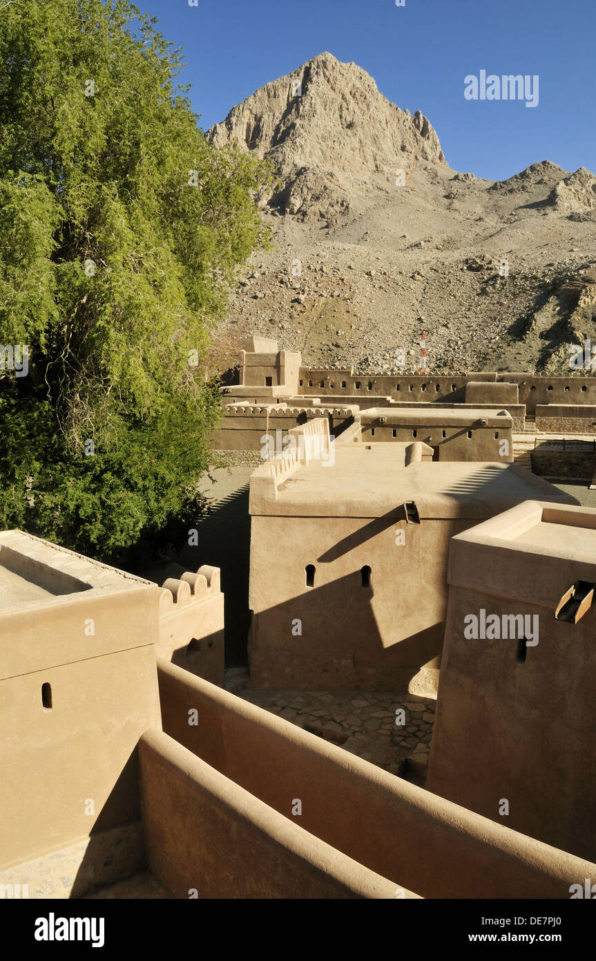 RM, lizenziert, keine Property-Release - Redaktion nur. historischen Adobe Befestigung Yanqul Fort oder Burg, Hajar al Gharbi Stockfoto