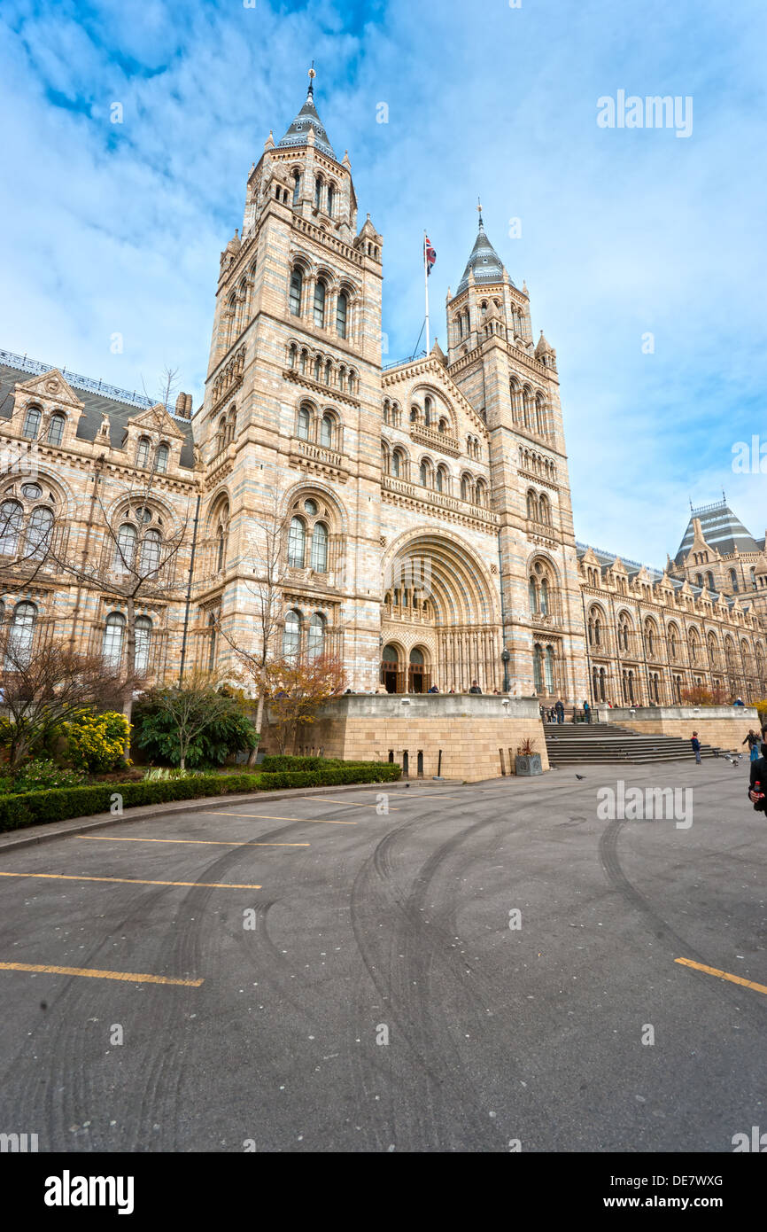 Fassade des Natural History Museum, London. Stockfoto