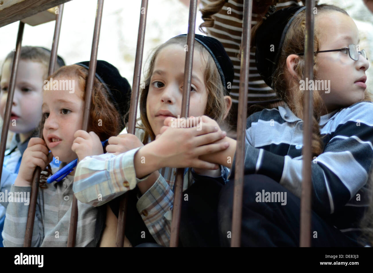 Extrem religiösen Neturei Karta Kinder, Mea Shearim, Jerusalem, Israel Stockfoto