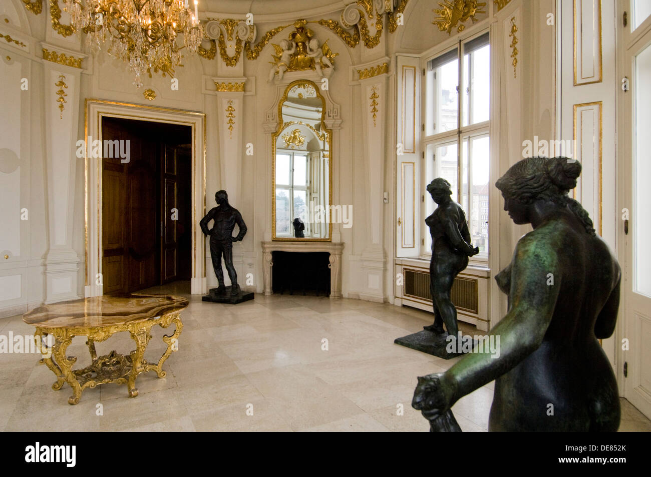 Oberes Belvedere, Barocker Austellungsraum Mit Kunstwerken, Schloss Belvedere, Wien 3, Österreich Stockfoto