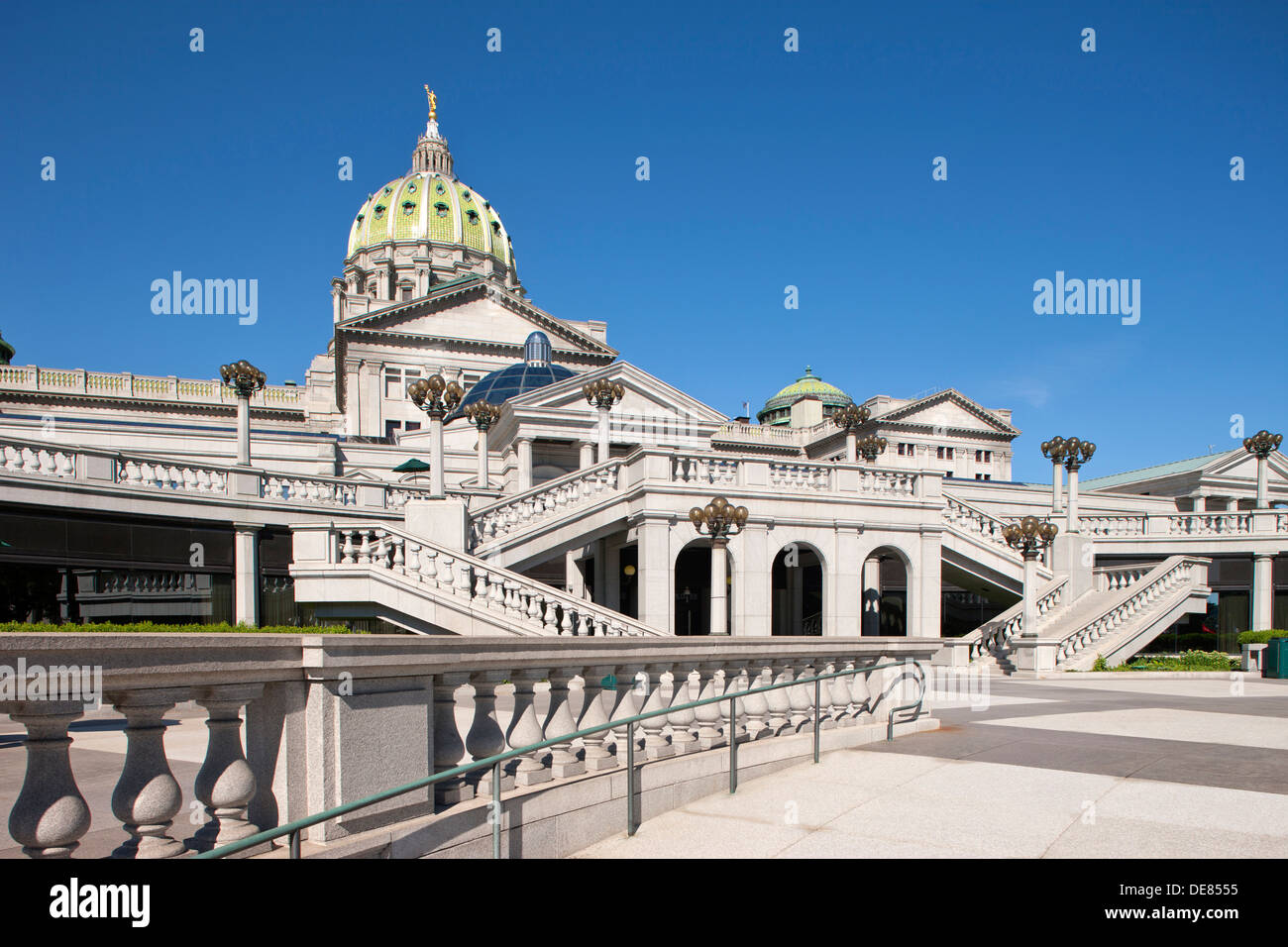 EAST WING EINGANG STATE CAPITOL BUILDING (© JOSEPH MILLER HUSTON 1906) HARRISBURG, PENNSYLVANIA USA Stockfoto