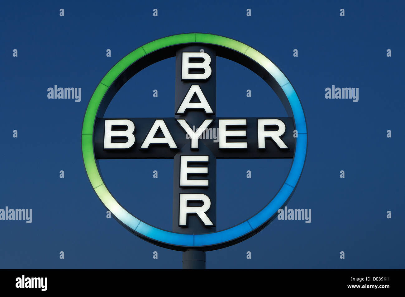 Schönefeld, Deutschland, Logo der Bayer AG Stockfoto