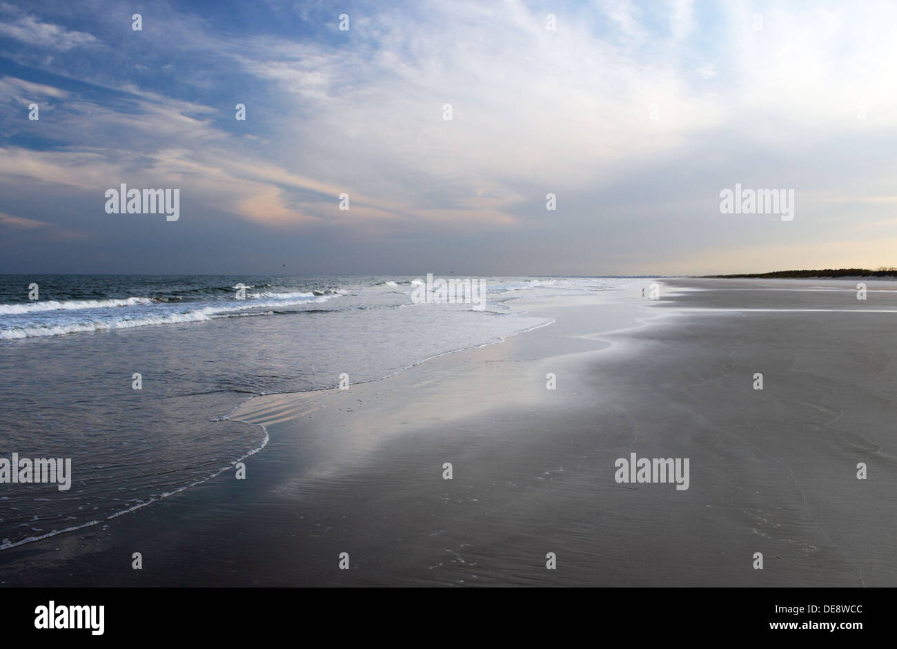 Ein schöner Sonnenuntergang an einem ruhigen Strand auf der südlichen USA Coast.South Carolina, USA Stockfoto