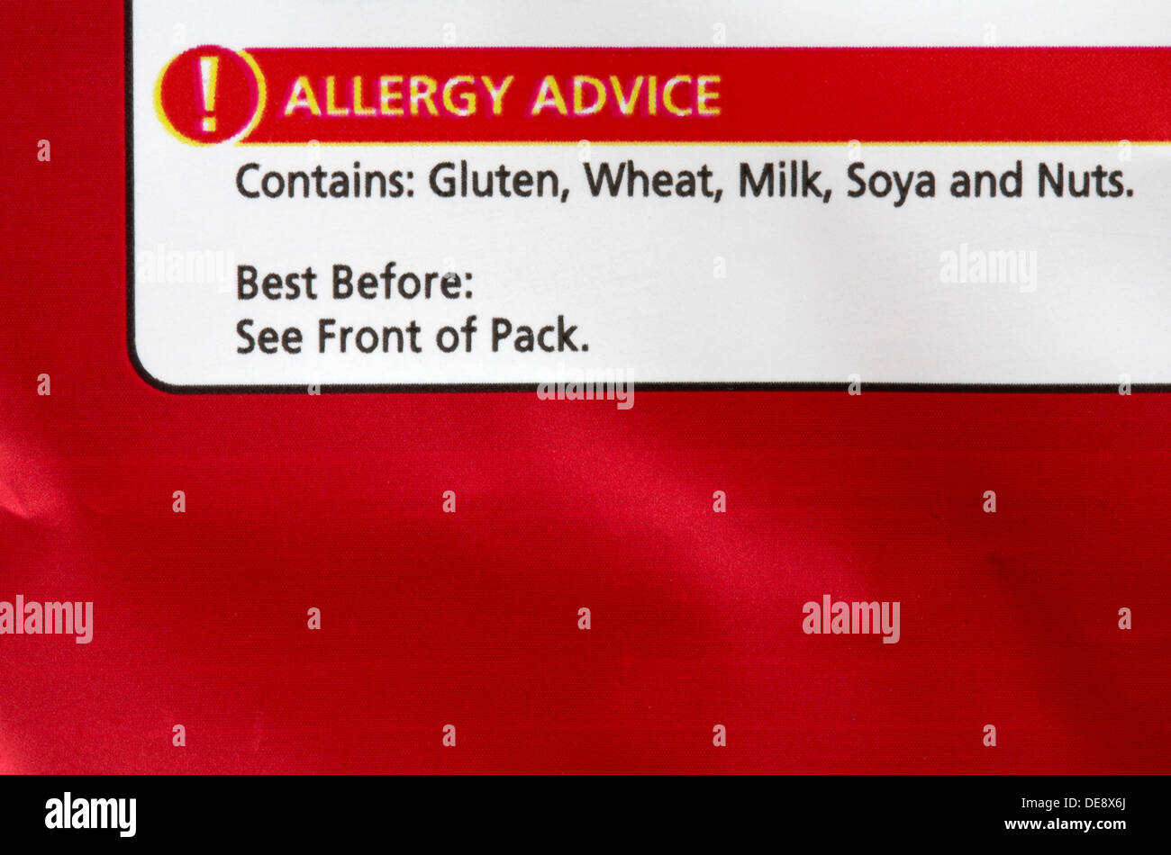 Allergie-Beratung enthält Gluten Weizen Milch Soja und Nüssen auf Biskuit wrapper Stockfoto