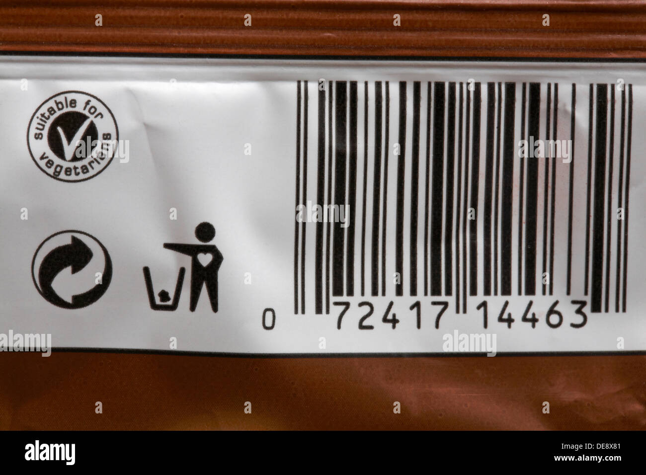 Barcode-Barcode mit Symbolen für die Wiederverwertung und geeignet für Vegetarier auf der Verpackung - Symbol - Entsorgungssymbol Recycling-Logo Stockfoto