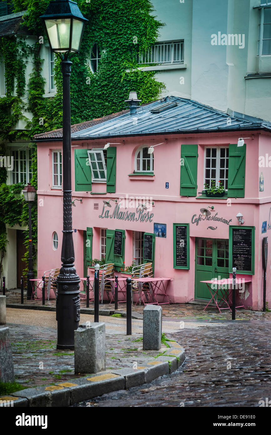 Café und Restaurant La Maison Rose in der Rue de l'Abreuvoir im Dorf Montmartre, Paris, Frankreich Stockfoto