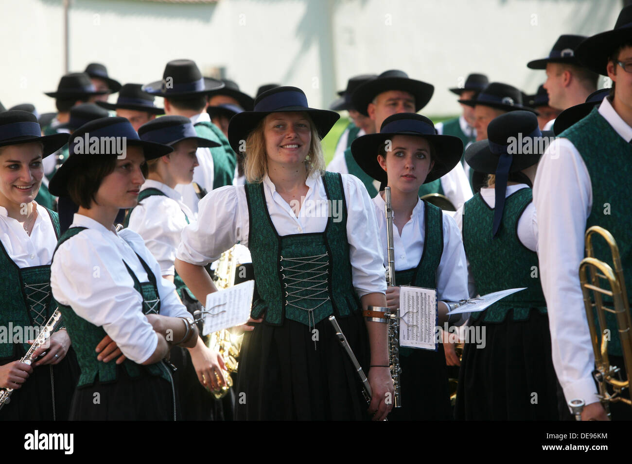 Musik Gesellschaft Sacilia aus Schemmerberg in deutschen folk Kosten während der 47. Folklore-Festival in Zagreb, Kroatien am Juli 19,2013 Stockfoto