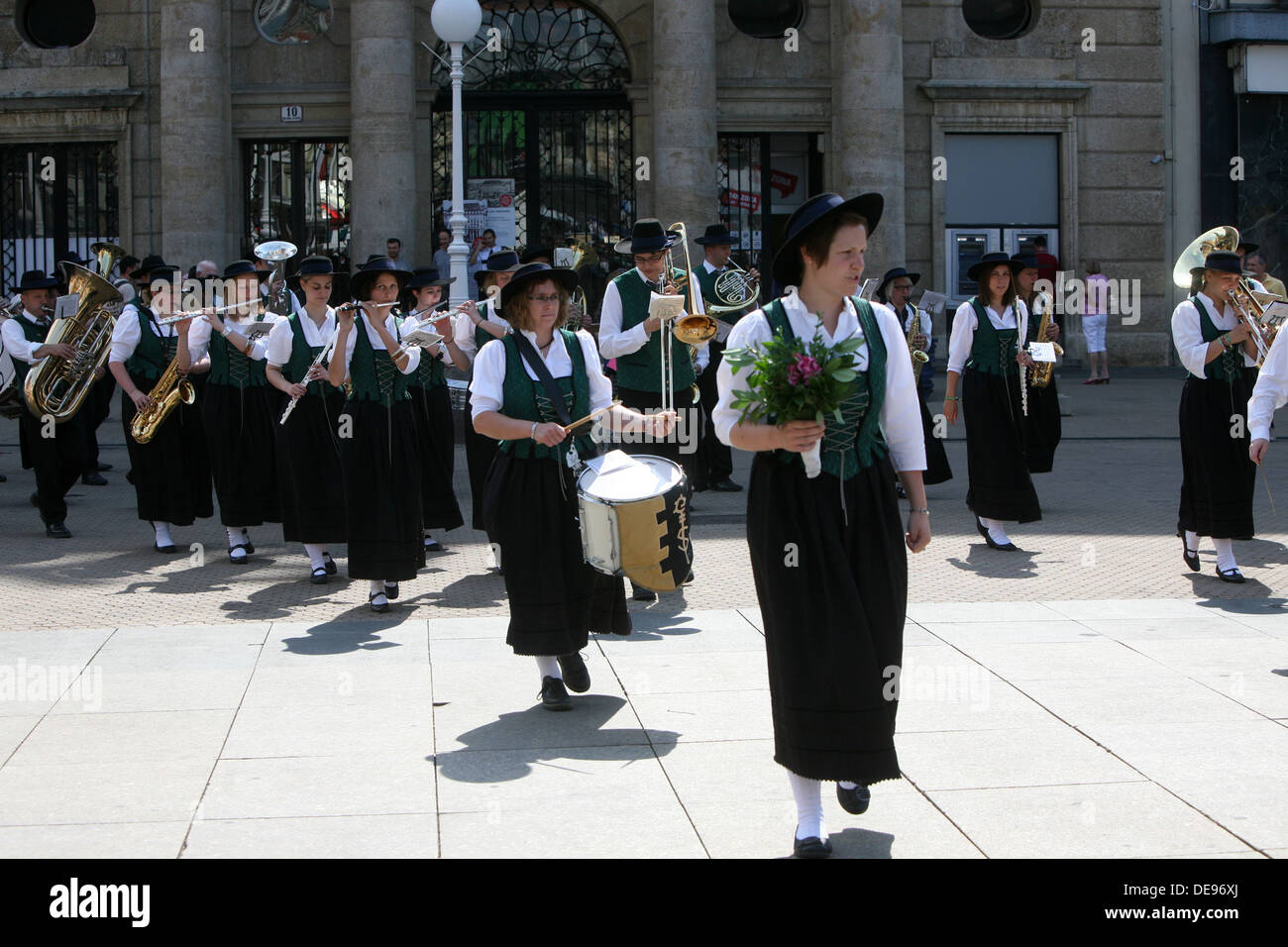 Musik Gesellschaft Sacilia aus Schemmerberg in deutschen folk Kosten während der 47. Folklore-Festival in Zagreb, Kroatien am Juli 19,2013 Stockfoto