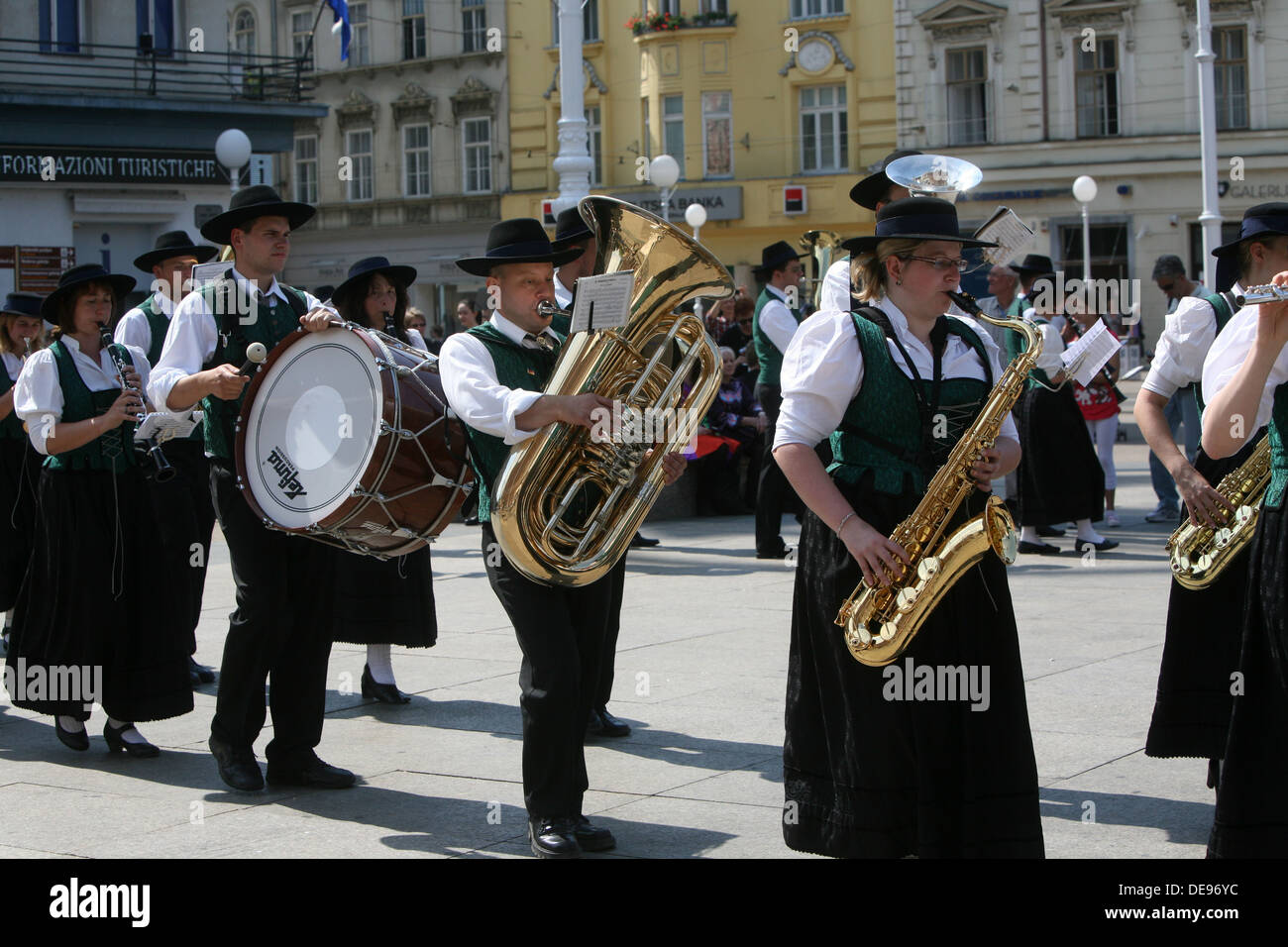 Musik Gesellschaft Sacilia aus Schemmerberg in deutschen folk Kosten während der 47. Folklore-Festival in Zagreb, Kroatien am Juli 19,2013 Stockfoto