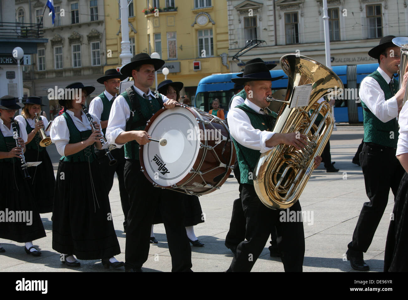Musik Gesellschaft Sacilia aus Schemmerberg in deutschen folk Kosten während der 47. Folklore-Festival in Zagreb, Kroatien am Juli 19,2013 Stockfoto