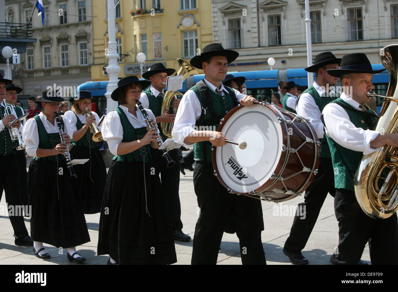 Musik Gesellschaft Sacilia aus Schemmerberg in deutschen folk Kosten während der 47. Folklore-Festival in Zagreb, Kroatien am Juli 19,2013 Stockfoto