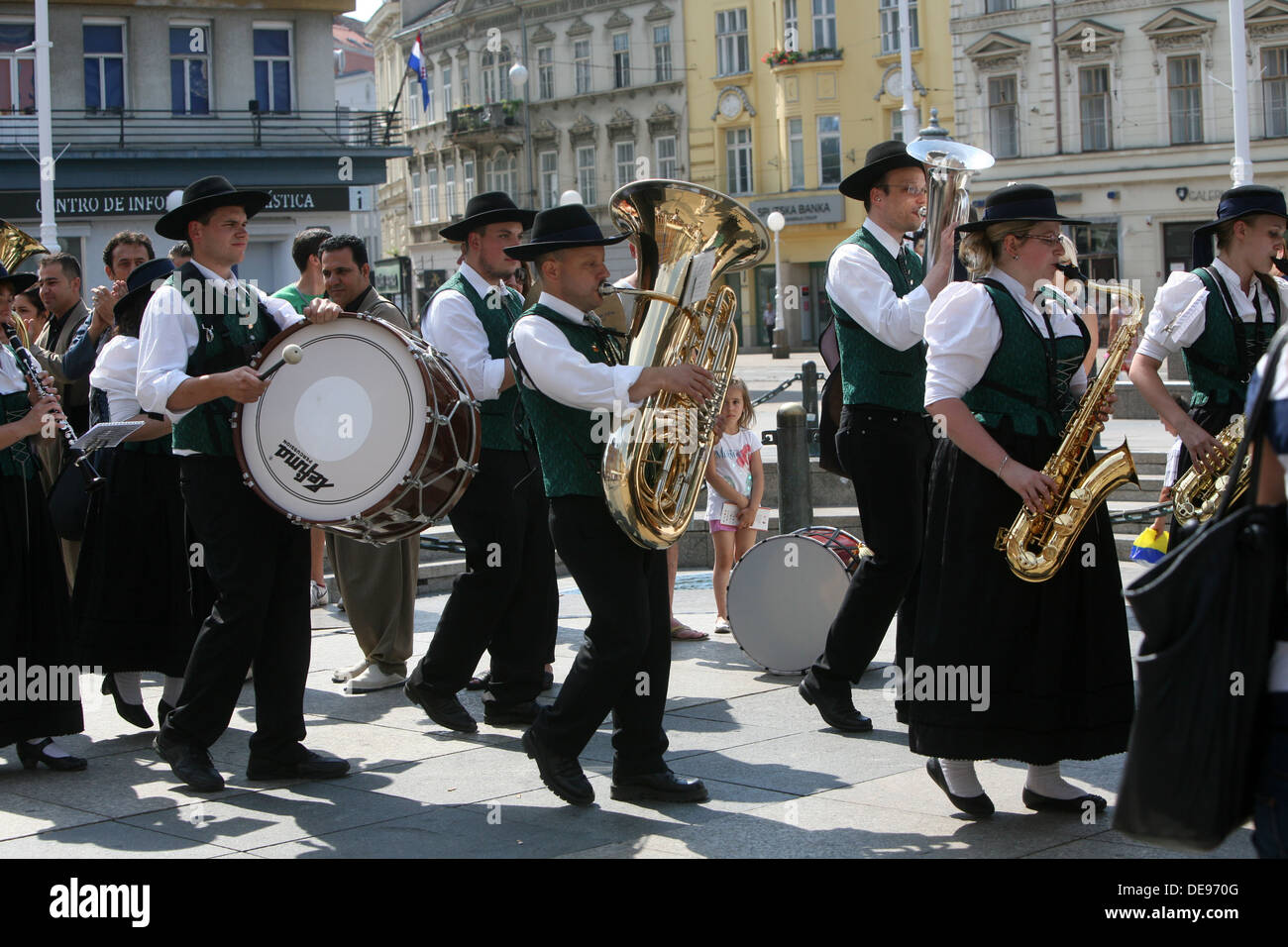 Musik Gesellschaft Sacilia aus Schemmerberg in deutschen folk Kosten während der 47. Folklore-Festival in Zagreb, Kroatien am Juli 19,2013 Stockfoto