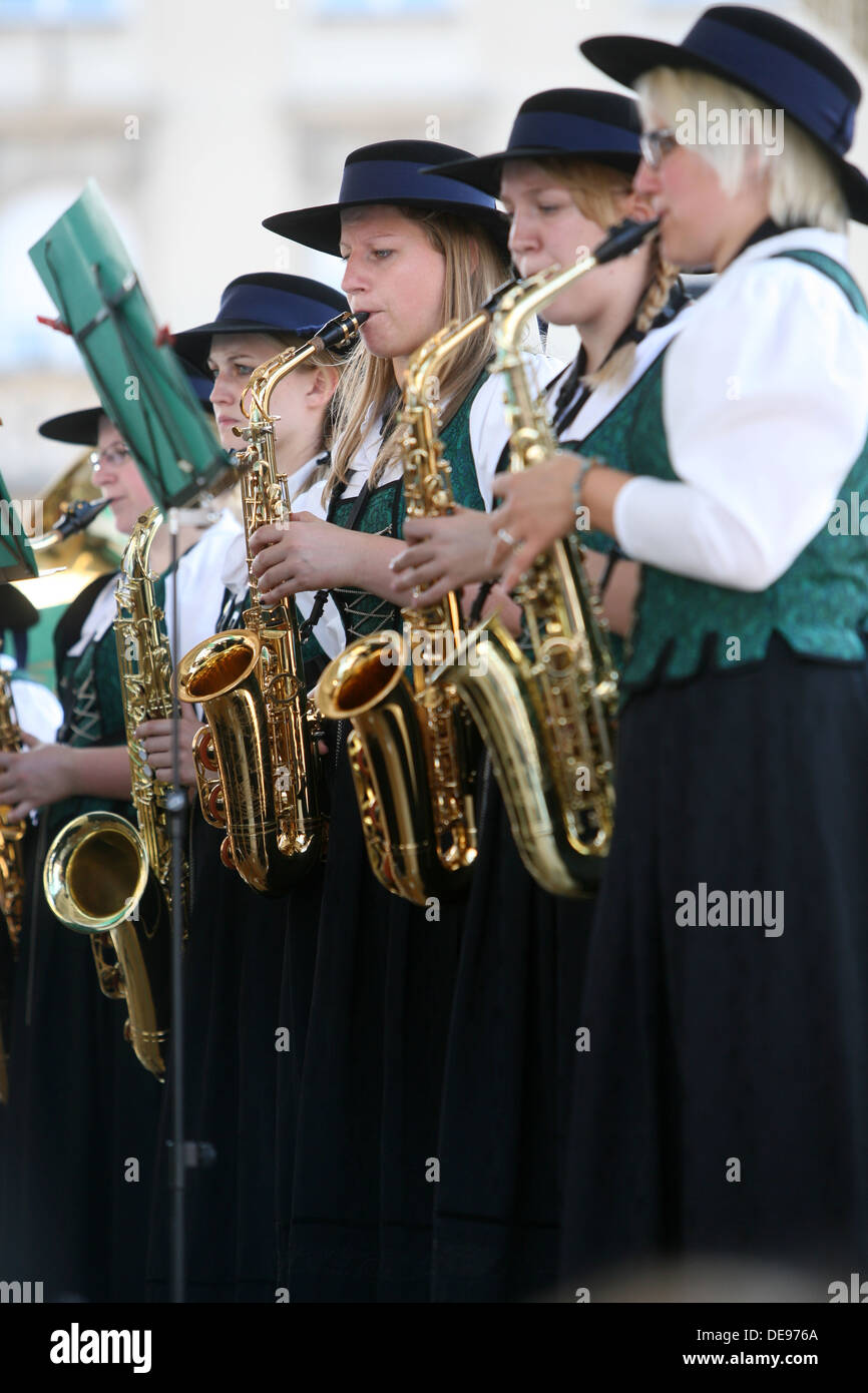 Musik Gesellschaft Sacilia aus Schemmerberg in deutschen folk Kosten während der 47. Folklore-Festival in Zagreb, Kroatien am Juli 19,2013 Stockfoto