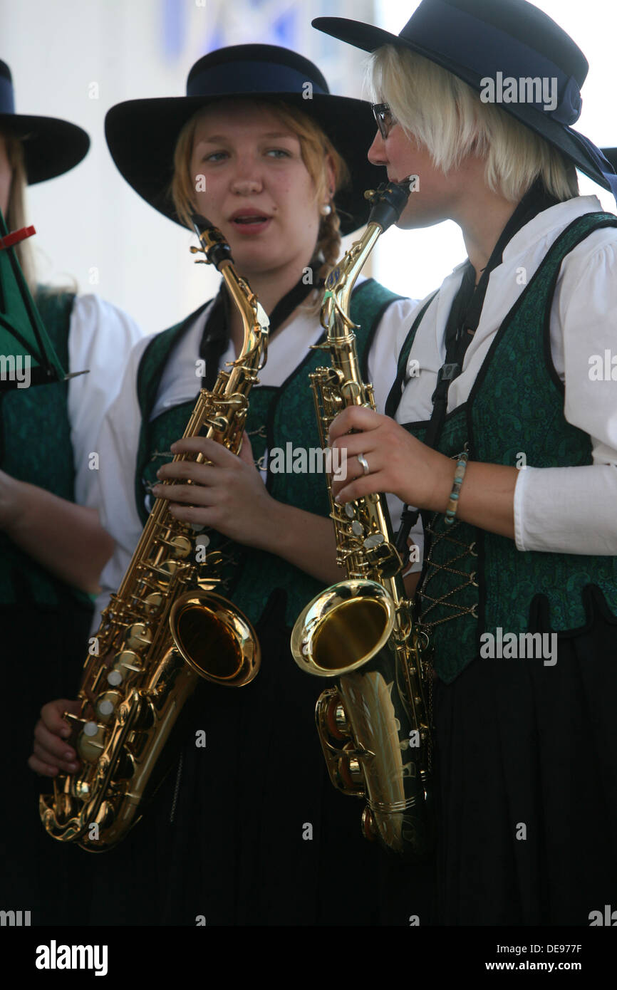Musik Gesellschaft Sacilia aus Schemmerberg in deutschen folk Kosten während der 47. Folklore-Festival in Zagreb, Kroatien am Juli 19,2013 Stockfoto