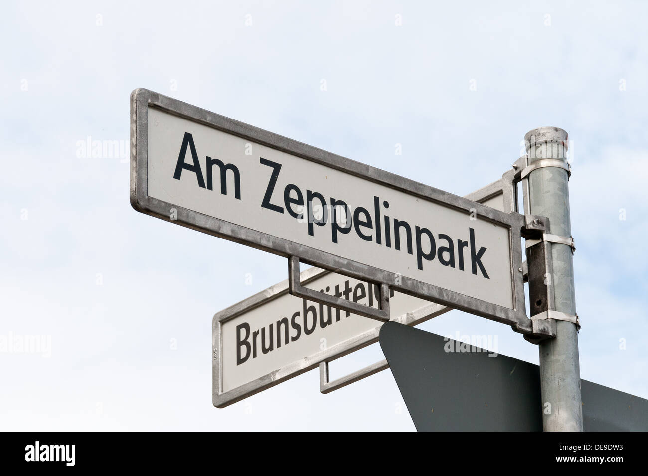 Website der Flugplatz Staaken - in der Nähe von Berlin, Deutschland.  Deutsch-Straßenschild Stockfoto