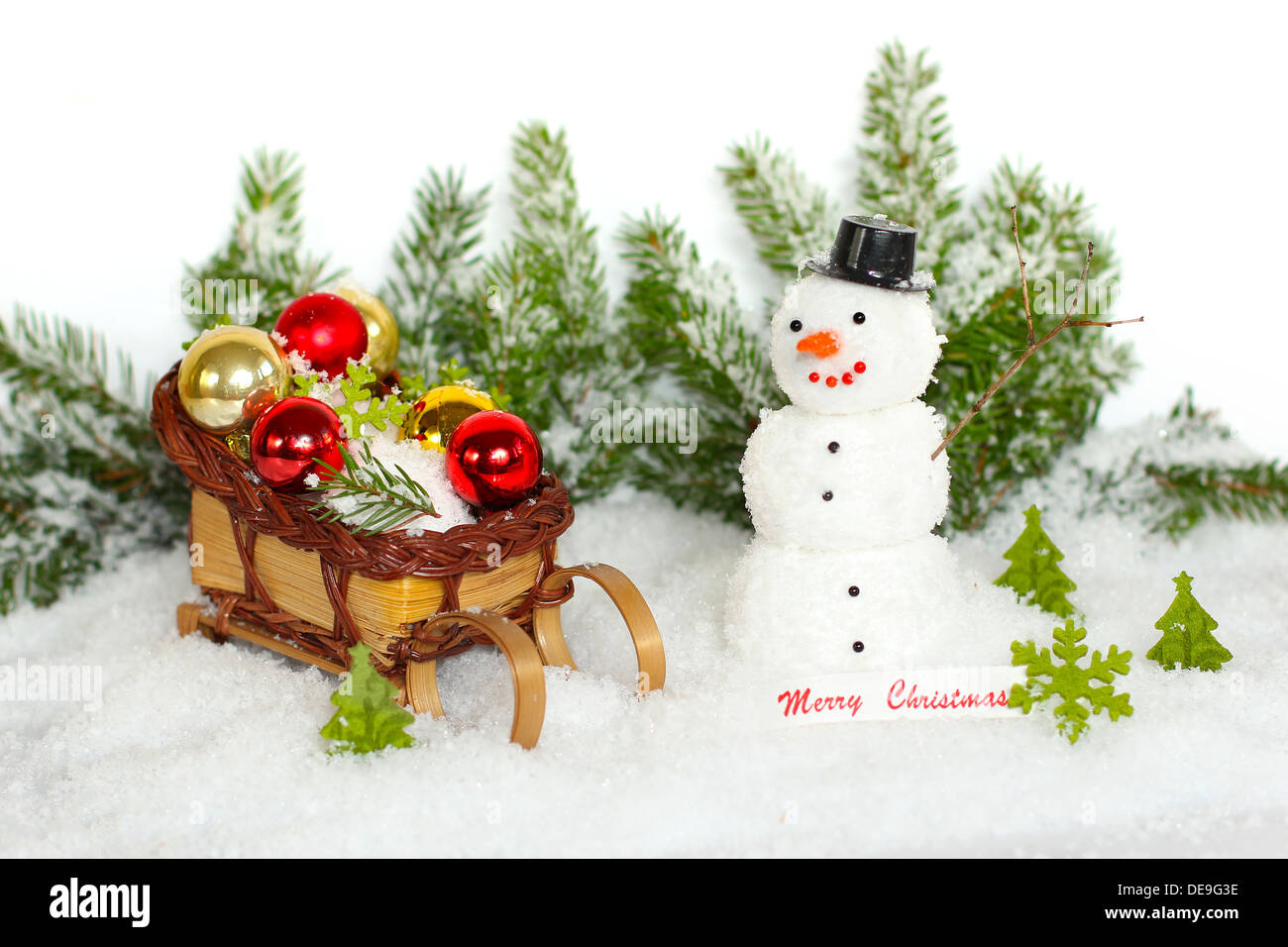 Schneemann mit Winter Schnee Hintergrund. Weihnachtskarte. Stockfoto