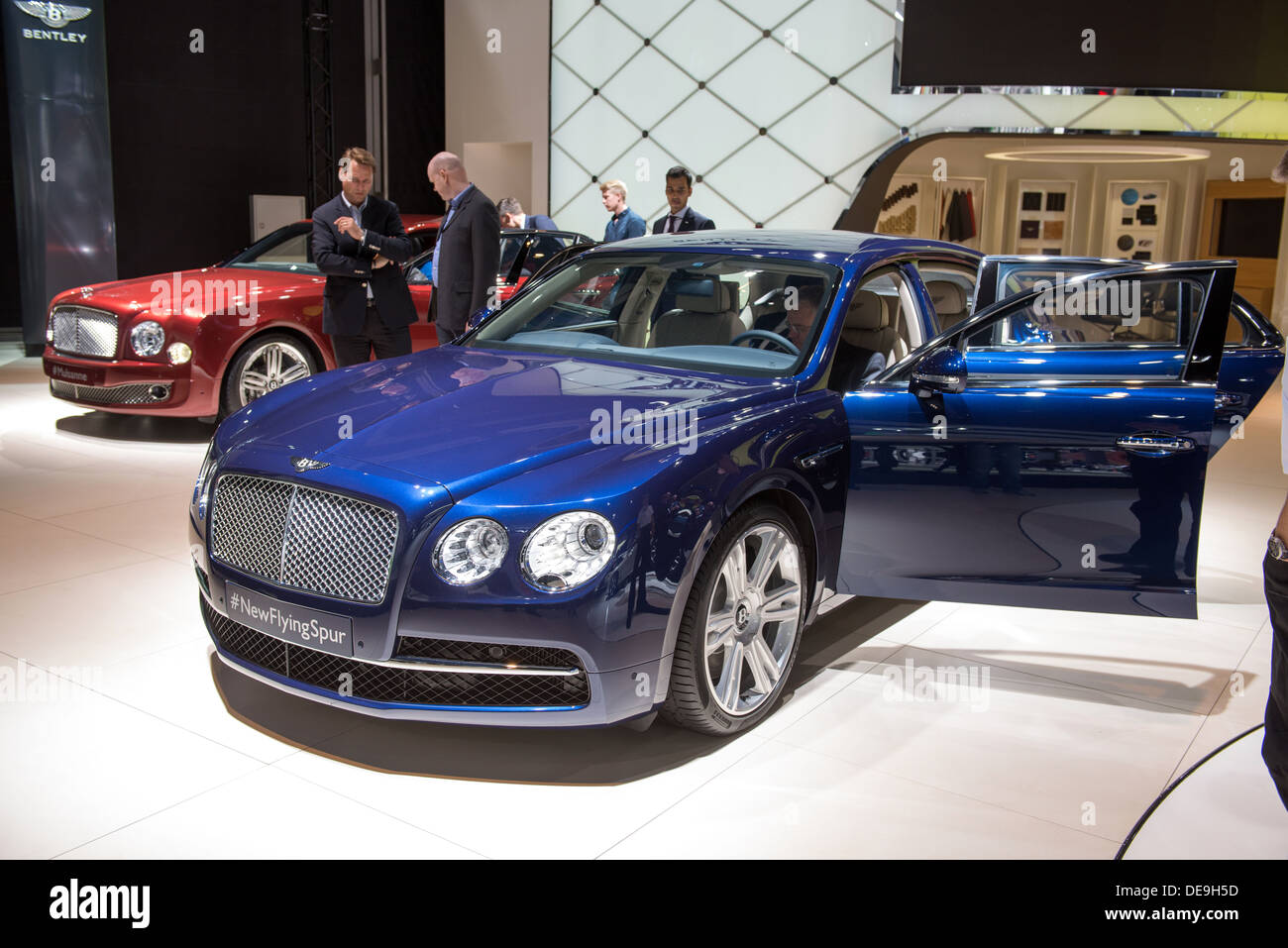 FRANKFURT, GERMANY - SEPTEMBER 11: Frankfurt Internationale Automobil-Ausstellung (IAA) 2013. Bentley Flying Spur neu Stockfoto