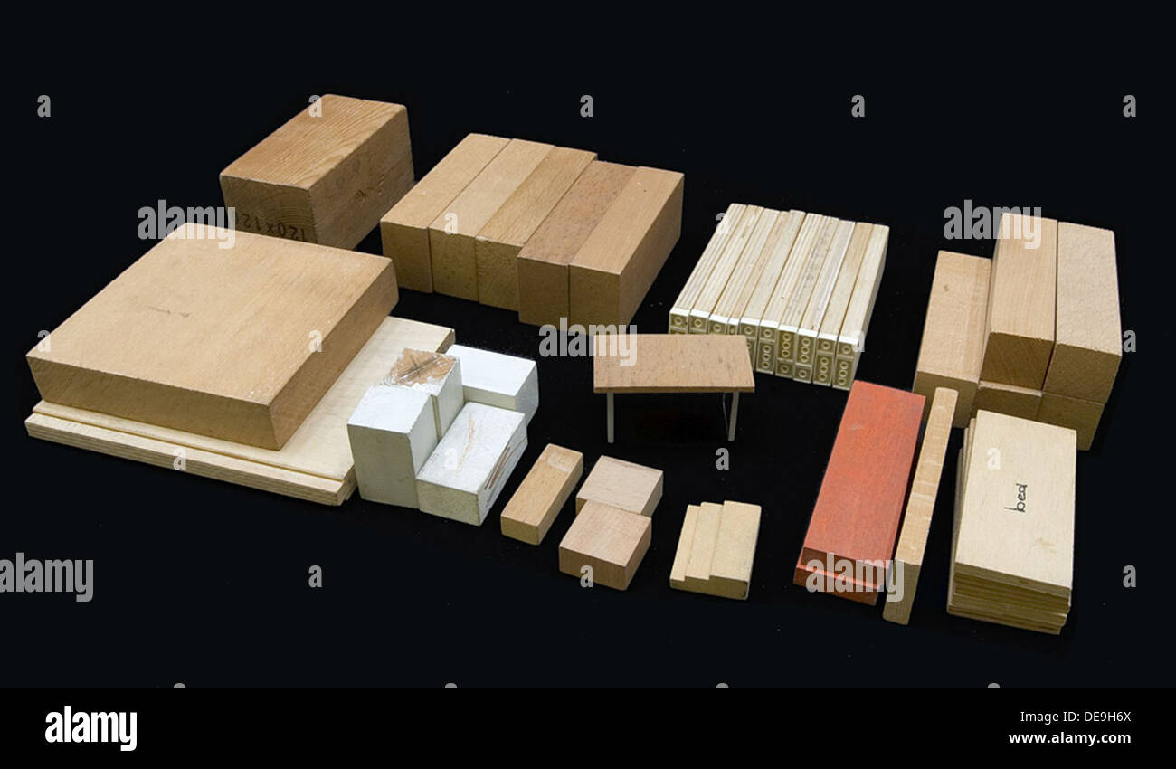Ein Innenraummodell mit flexiblem Modulpaket, das von John Habraken entworfen wurde, konzentriert sich auf anpassbare Wohnräume. Er betont das modulare Design, das an die Bedürfnisse des Benutzers angepasst werden kann und Flexibilität und Funktionalität in modernen Wohnumgebungen bietet. Stockfoto