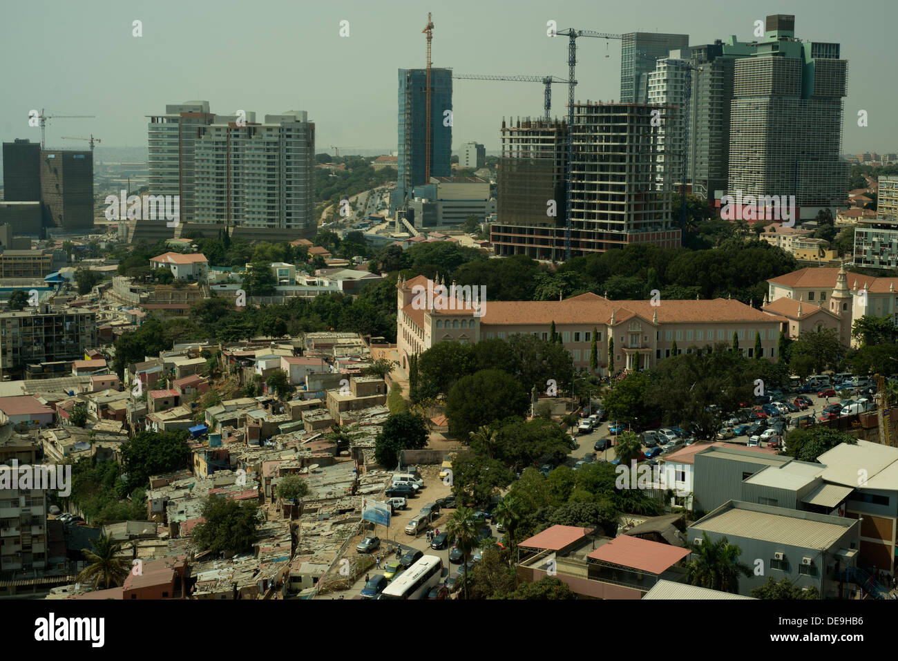 Neue Büros und Hotels gebaut in Luanda, Angola Stockfoto