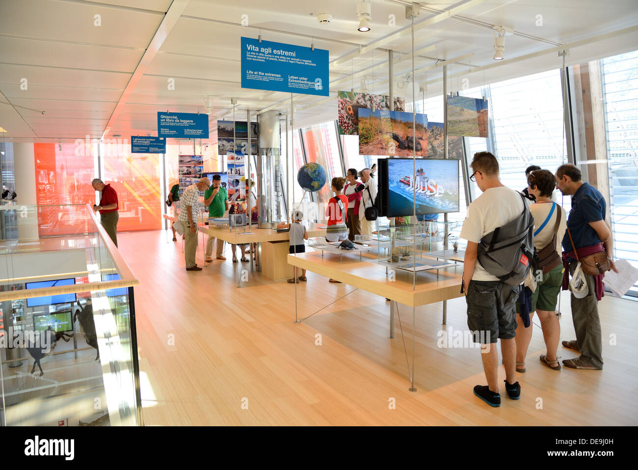 TRENTO, Italien - AUGUST 6: die Muse, interaktives Museum, entworfen vom Architekten Renzo Piano, wurde am 23. Juli 2013 eingeweiht. Stockfoto