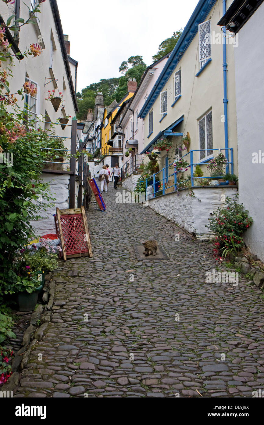 Clovelly, Devon, England, UK. Mit steilen gepflasterten Hauptstraße und Schlitten zur Beförderung von Gütern bestimmt Stockfoto