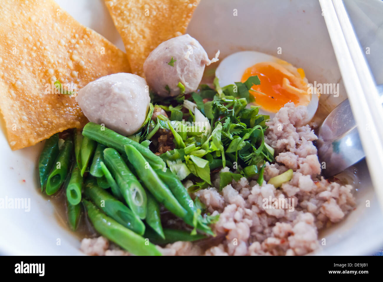 Asia asiatische Herkunft Ball Bohne Rindfleisch Schüssel Käse Chicken Chili Chinesische Essstäbchen Kokosnuss Kochen Küche Curry lecker Nudel Stockfoto