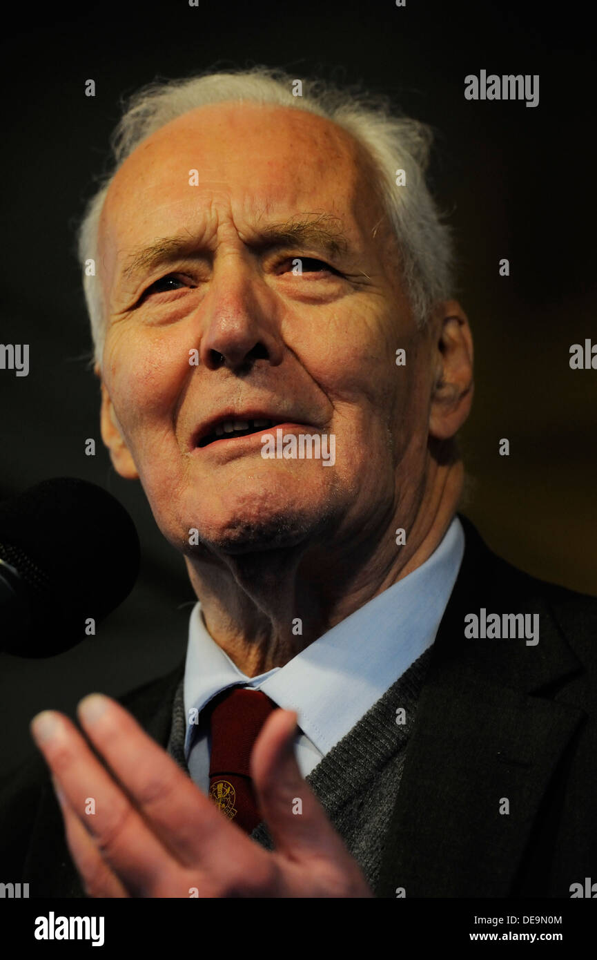 Tony Benn an einem Anti schneidet Kundgebung in Glasgow Stockfoto