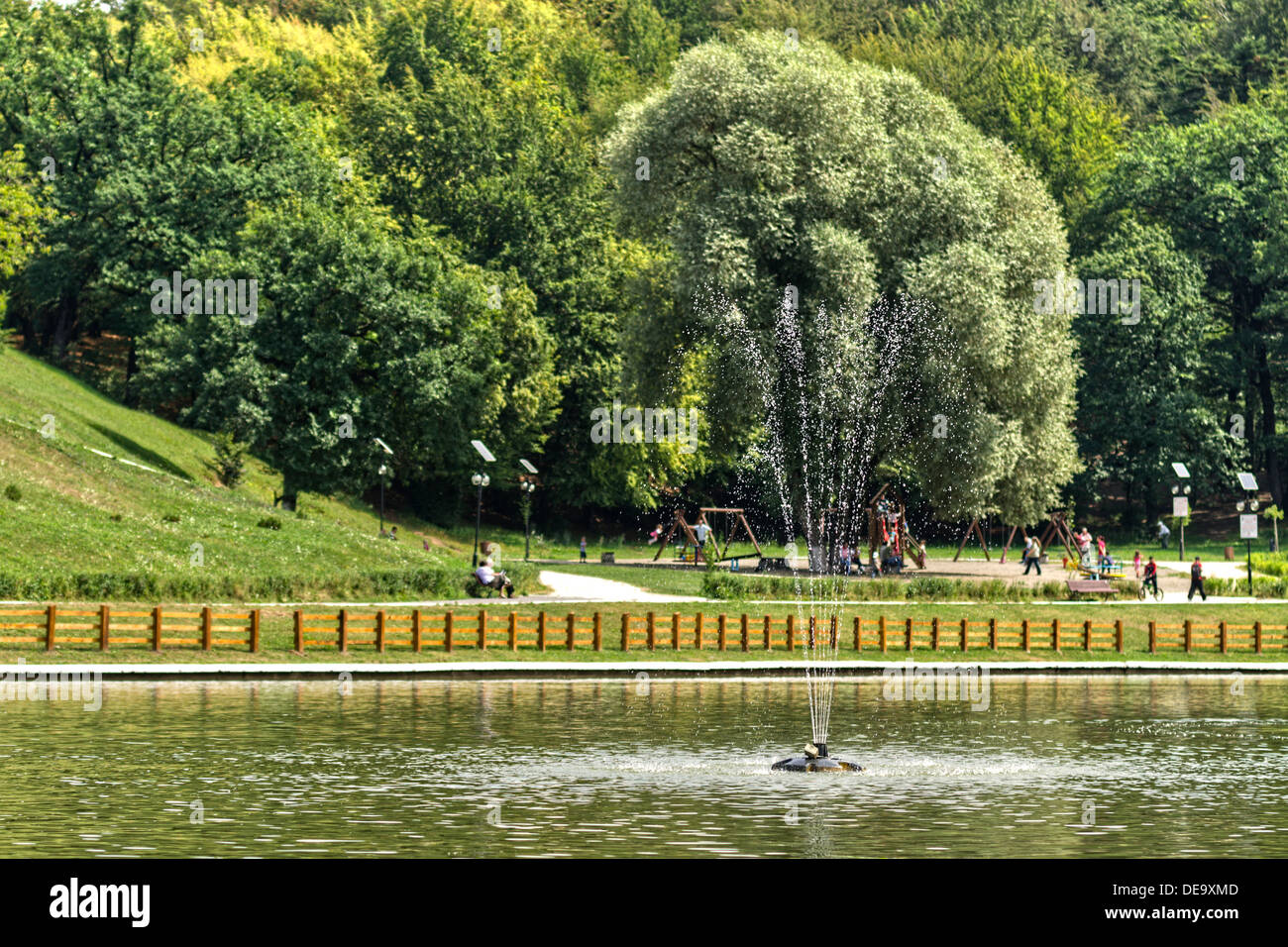 Brunnen im See Stockfoto