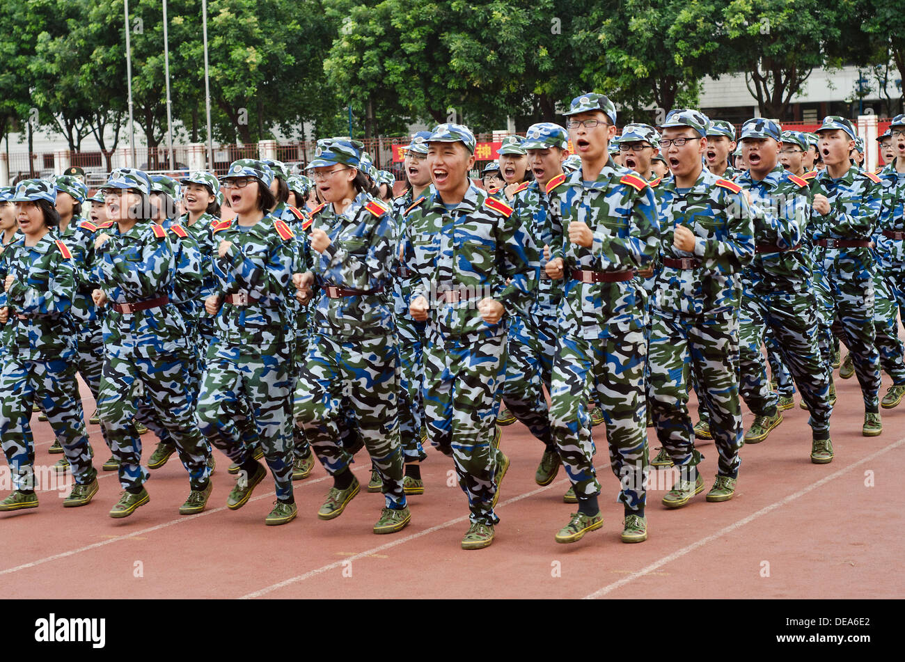 Studenten der Militärausbildung South China Normal University, Guangzhou, China Stockfoto