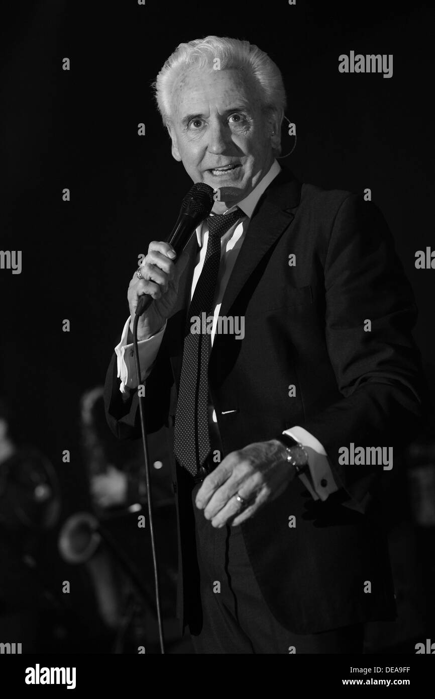 Tony christie sänger musiker Fotos und Bildmaterial in hoher