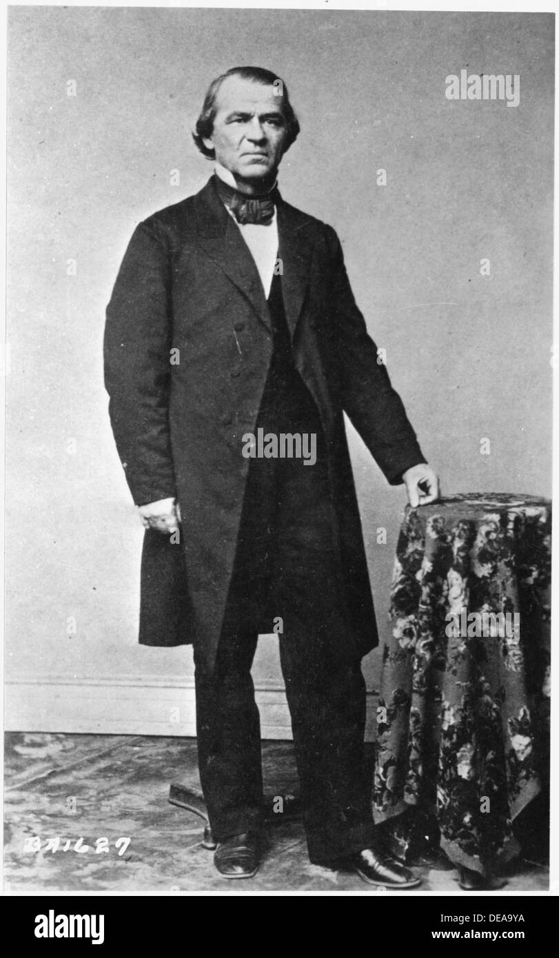 Dies ist ein Porträt von Andrew Johnson, dem 17. Präsidenten der Vereinigten Staaten, der Abraham Lincoln nach seiner Ermordung nachfolgte. Das Foto ist eine historische Darstellung seiner Zeit im Amt. Stockfoto