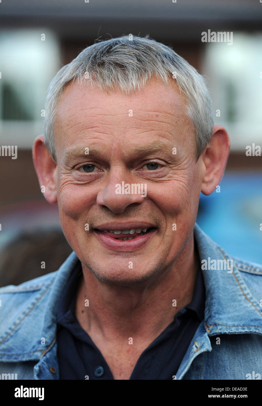 Dorset, UK. 14. September 2013. Martin Clunes öffnet die Weldmar Hospiz-Sommerfest. Bild: Geoff Moore/Dorset Medienservice © Dorset Media Service/Alamy Live-Nachrichten Stockfoto