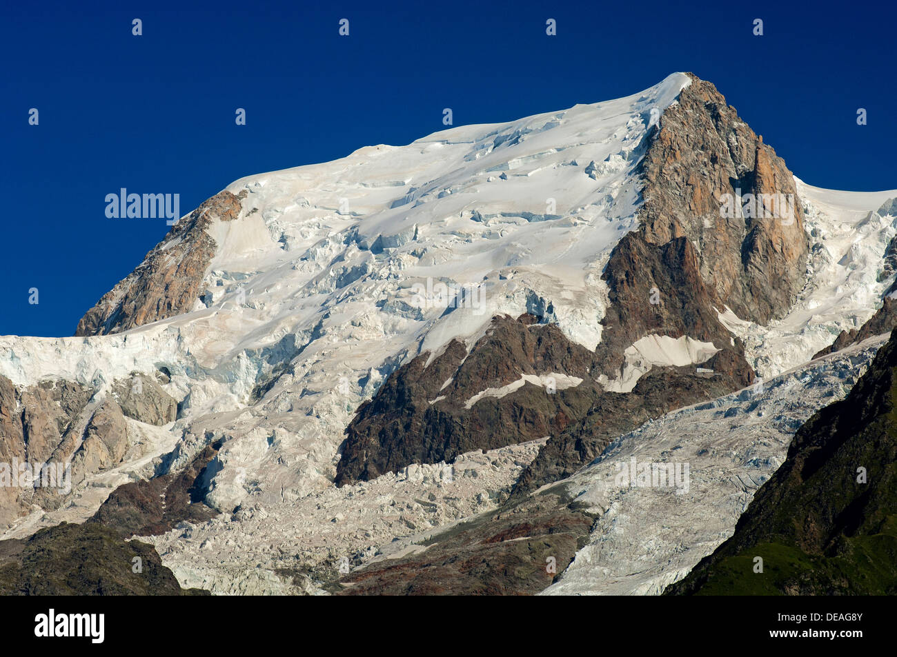 Bossons Gletscher, Glacier des Bossons, Gipfel des Mont Blanc du Tacul in der Nähe von Chamonix, Savoyen, Frankreich, Europa Stockfoto