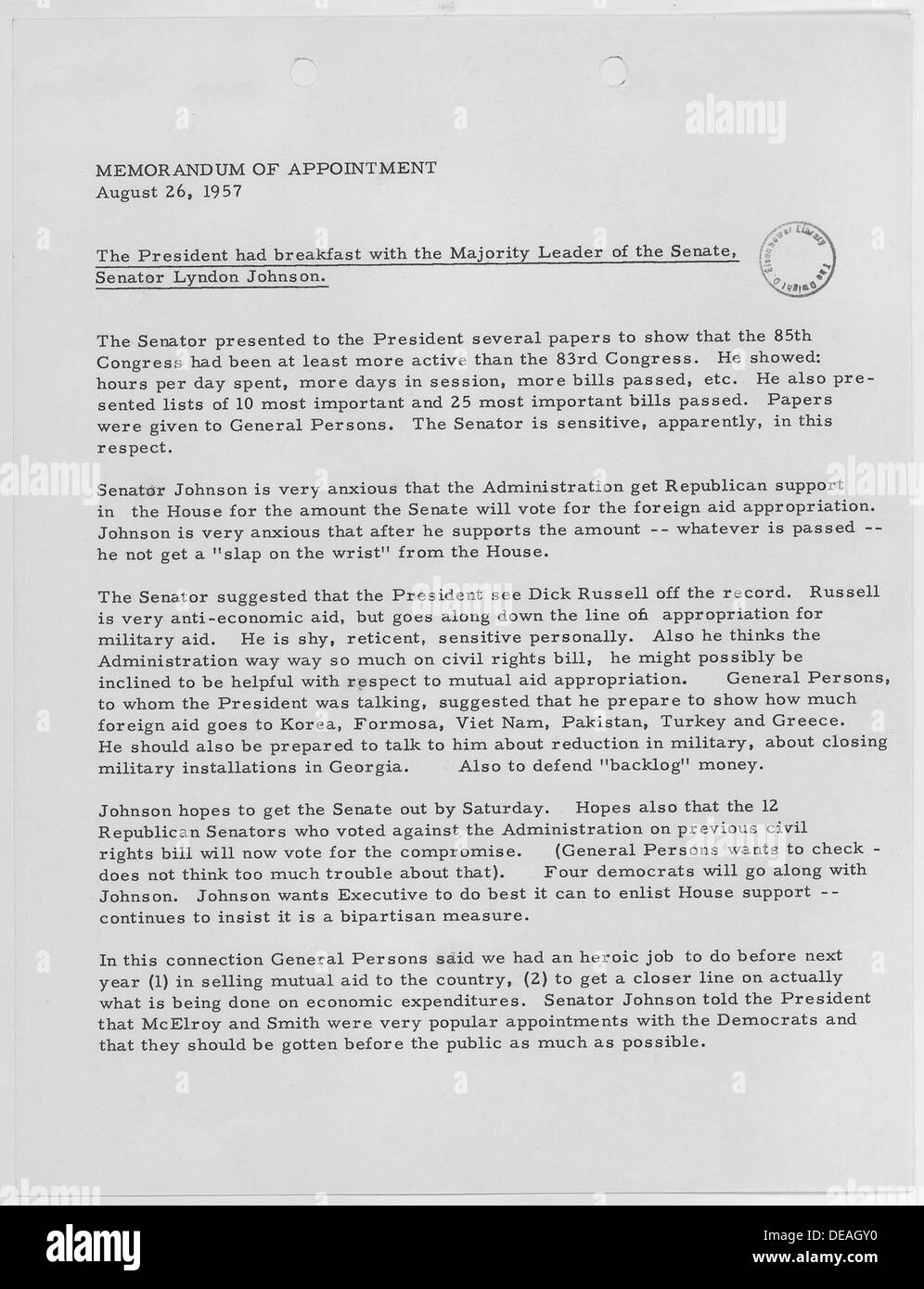 Dieses Memorandum dokumentiert ein Treffen zwischen Präsident Dwight D. Eisenhower und Vizepräsident Lyndon B. Johnson, das einen Einblick in die Zusammenarbeit zwischen den beiden Führern in den 1950er Jahren bietet Stockfoto