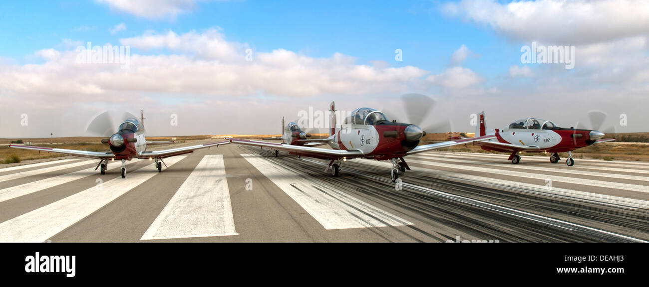 Israelische Luftwaffe Flight Academy Beechcraft T-6A Texan II (Efrony) auf dem Boden Stockfoto