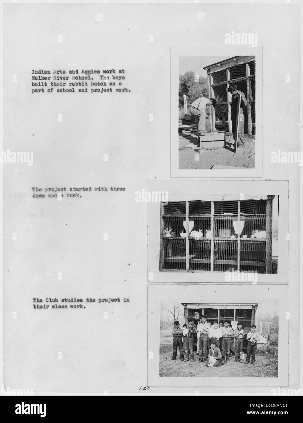 Diese Fotosammlung zeigt Jungen der Walker River School in Nevada, die an indischen Kunst- und Aggies-Projekten arbeiten und einen Einblick in die pädagogischen Aktivitäten und den kulturellen Ausdruck der Schule geben. Stockfoto